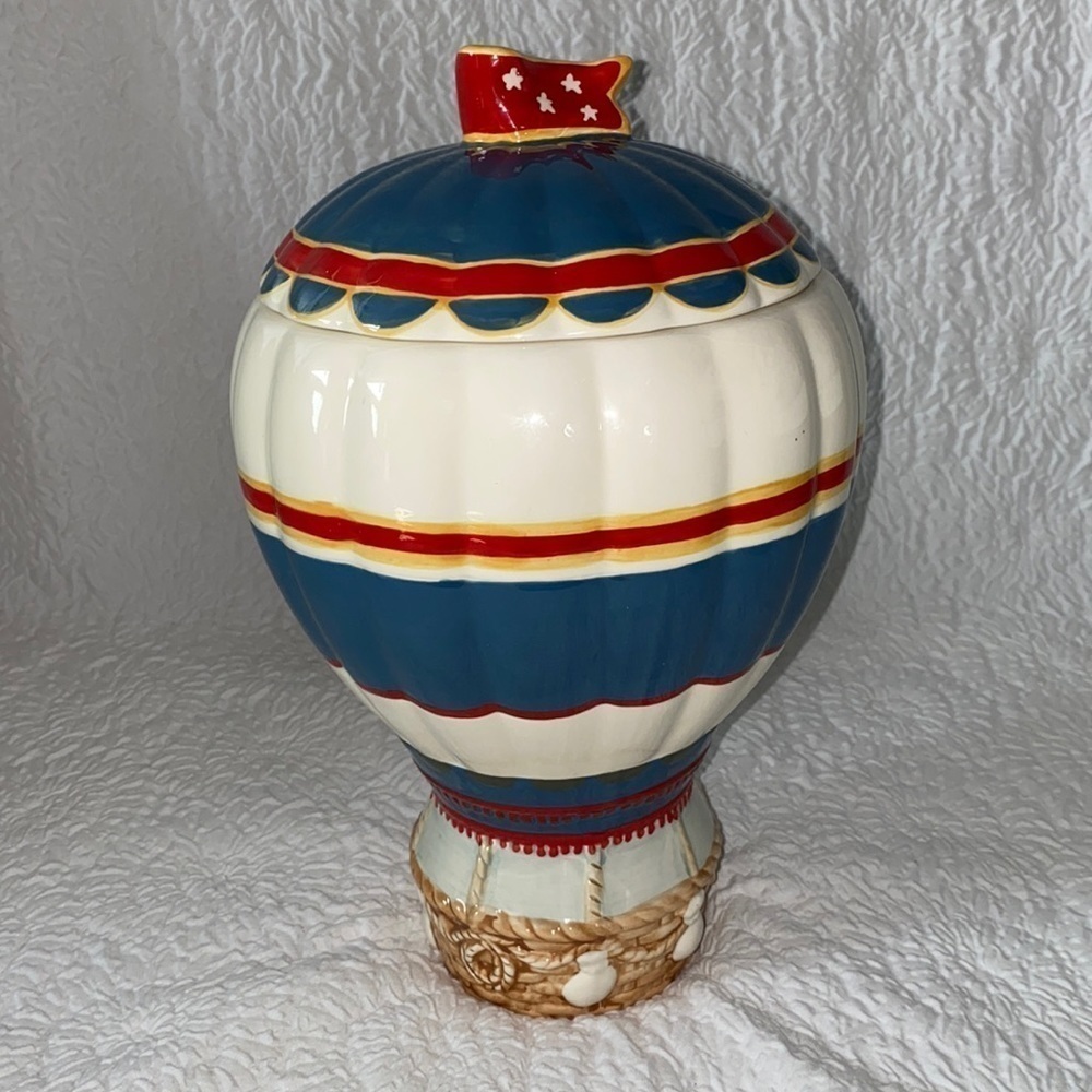 David's Cookies Disney OZ The Great & Powerful Hot Air Balloon Cookie Jar